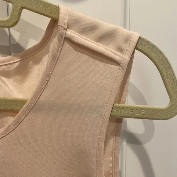 Sleeveless pink silk blouse - Picture 4 of 6